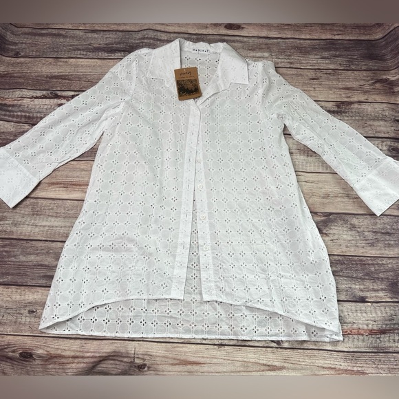 Habitat Clothes to Live in Tunic Top Eyelet Womens Medium Button Shirt NEW. 39 - Picture 1 of 5